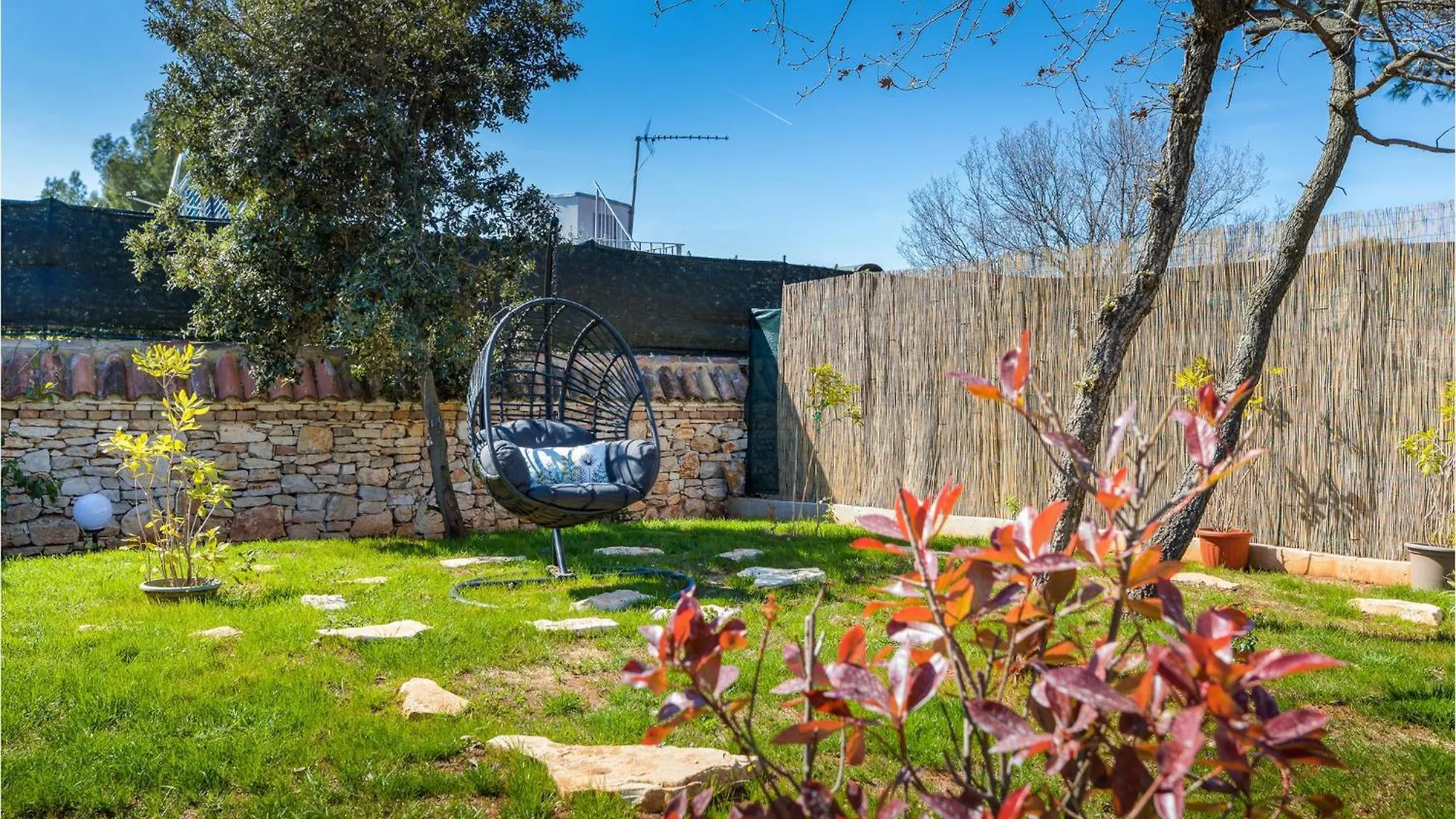 Awesome Home In Peroj With Jacuzzi Holiday home