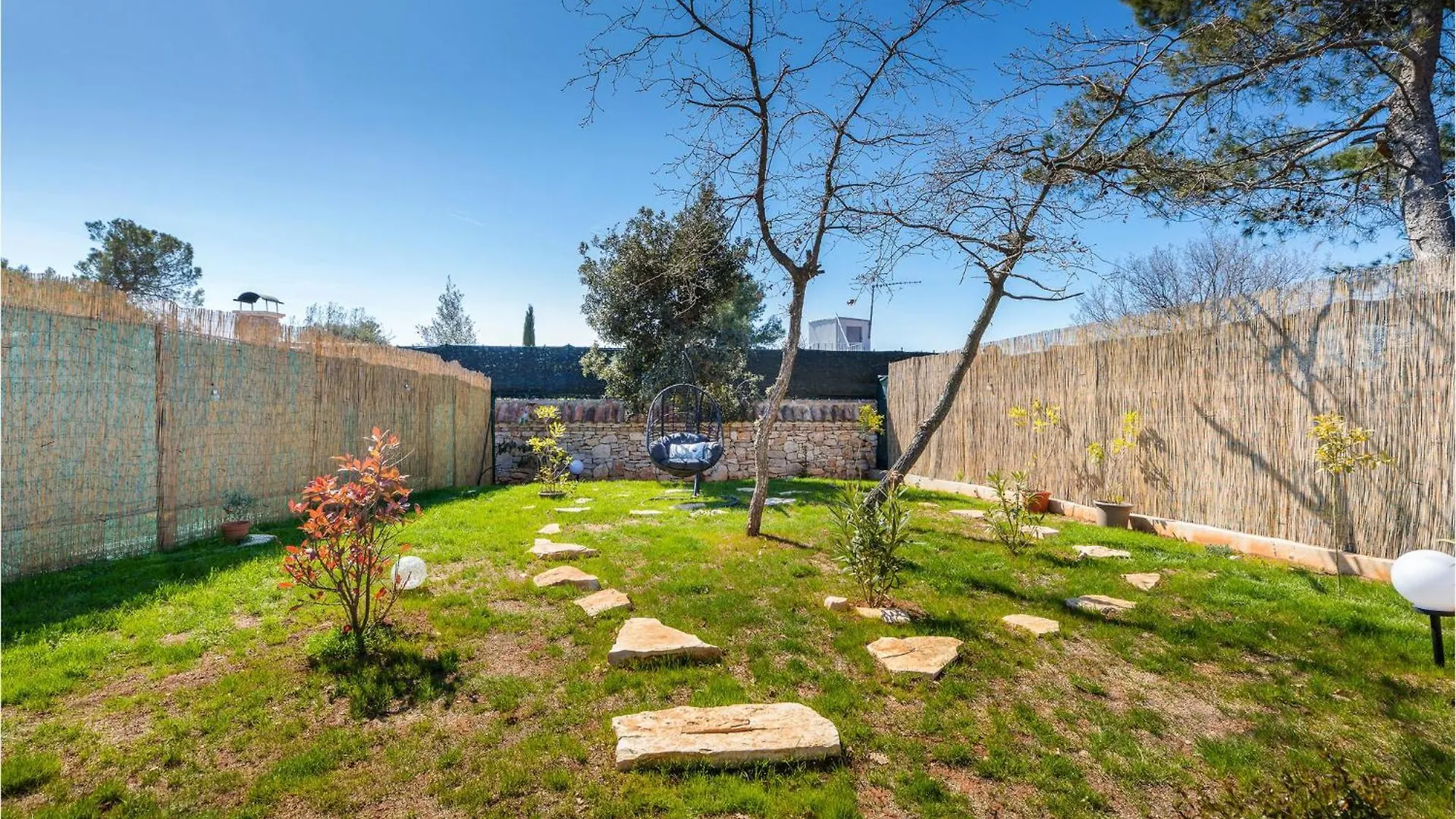 Awesome Home In Peroj With Jacuzzi