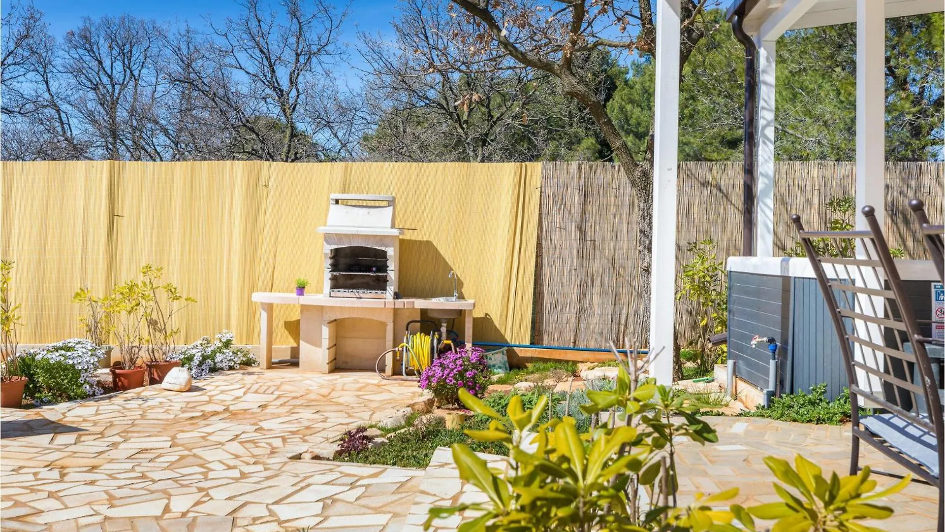 Awesome Home In Peroj With Jacuzzi
